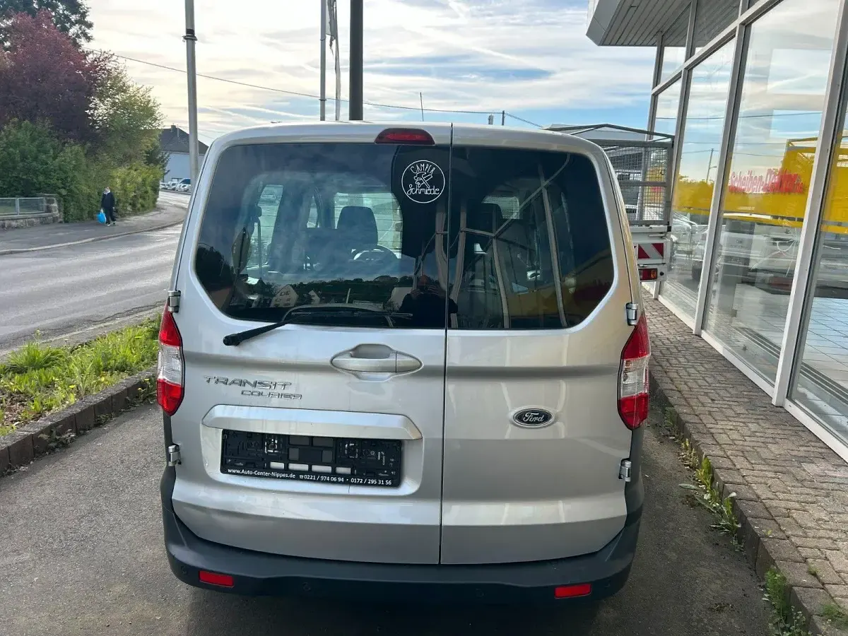 Usado Ford Transit 101 HP (74 kW) 2019 Prateado Carrinha
