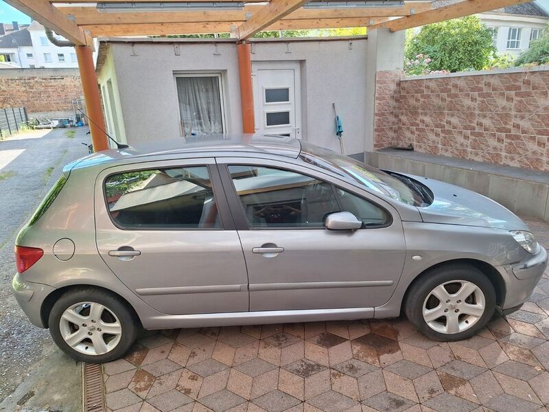Silber Gebraucht 2003 Peugeot 307 Limousine | 750 € (Guter Preis) - Bild 1/4