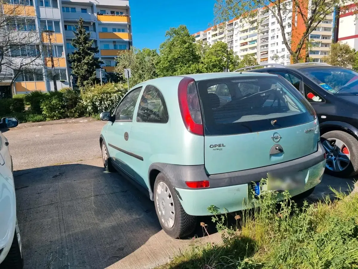 Second-hand Opel Corsa 75 CP (55 kW) 2004 Verde Hatchback