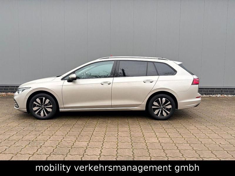 Gebraucht VW Golf VIII Move 116 PS (85 kW) 2024 Silber Kombi