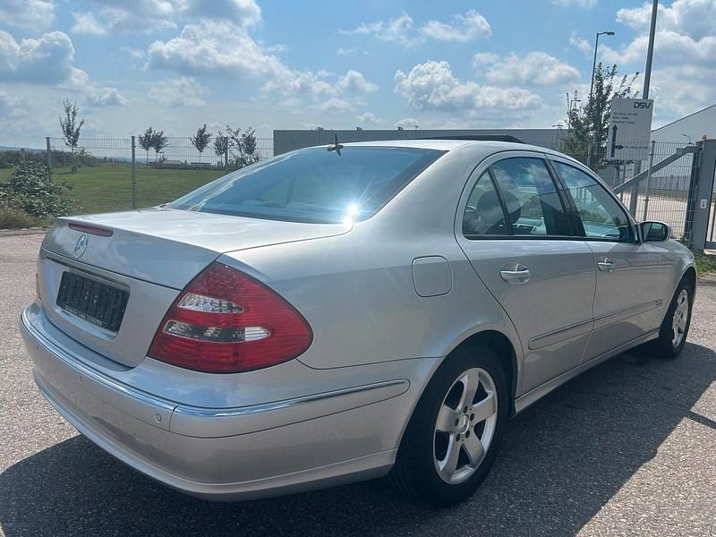Gebraucht Mercedes E350 Avantgarde 272 PS (200 kW) 2005 Silber Limousine