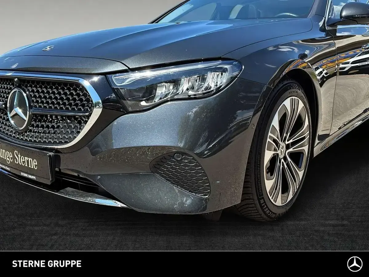 Gebraucht Mercedes E200 Avantgarde 204 PS (150 kW) 2024 Lack graphitgrau Kombi