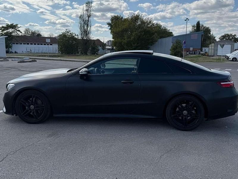 Gebraucht Mercedes E200 AMG line 184 PS (135 kW) 2019 Weiß Coupé