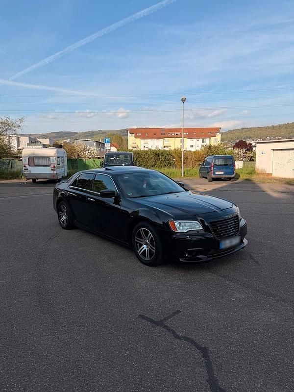 Second-hand Chrysler 300C 190 CP (139 kW) 2013 Negru Berlinǎ