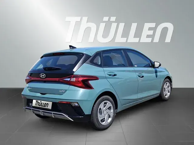 Gebraucht Hyundai i20 Select 101 PS (74 kW) 2025 Grün Kleinwagen