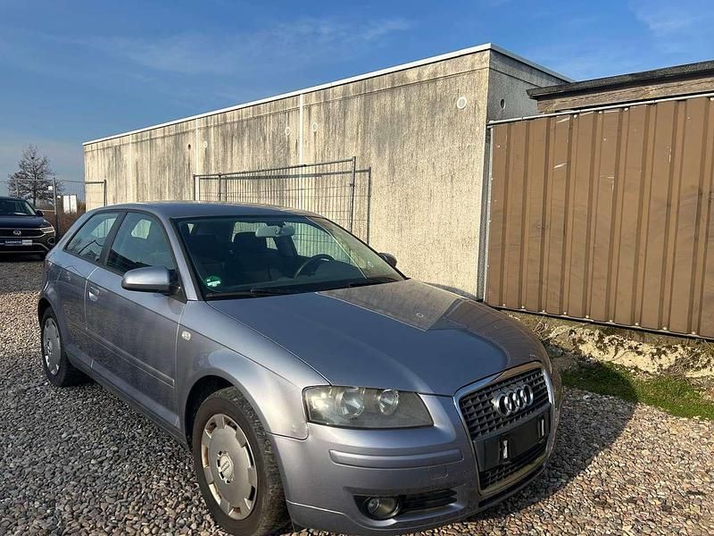 Gebraucht Audi A3 Attraction 102 PS (75 kW) 2008 Akoyasilber metallic Kleinwagen