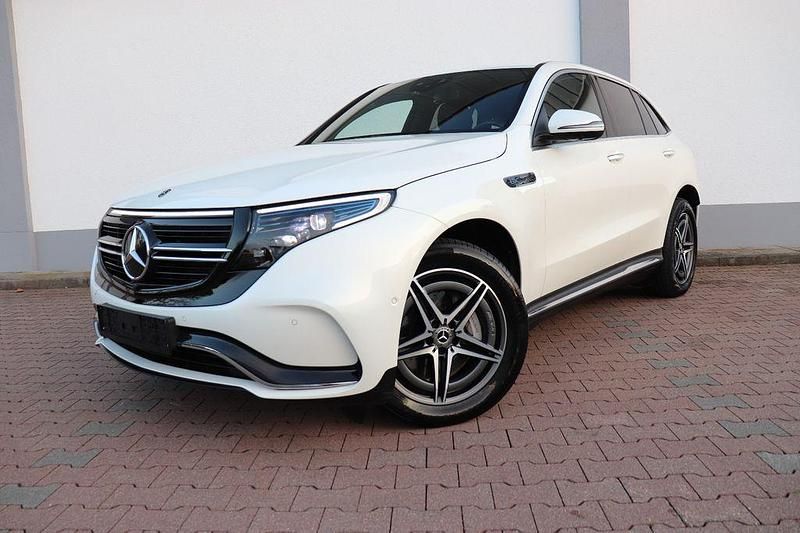 Weiß Gebraucht 2020 Mercedes EQC400 AMG SUV | 34.790 € (Fairer Preis) - Bild 1/4