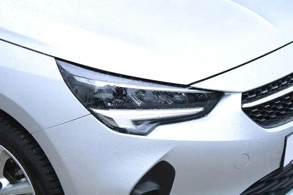 Używany Opel Corsa Elegance 75 KM (55 kW) 2023 Srebrny Hatchback