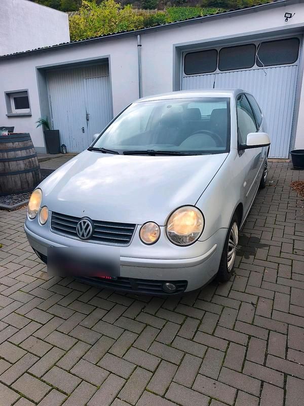 Gebraucht VW Polo Highline 86 PS (63 kW) 2003 Silber Kleinwagen