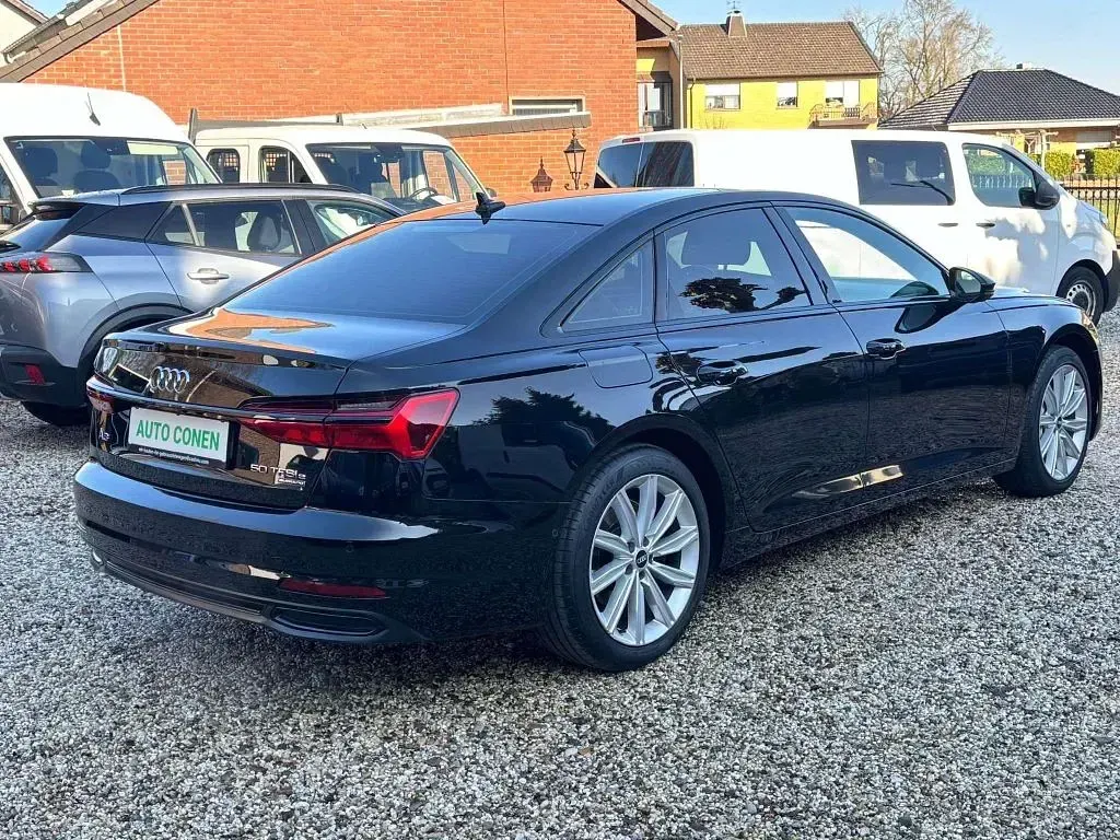 Gebraucht Audi A6 Design 265 PS (194 kW) 2021 Mythosschwarz metallic Limousine