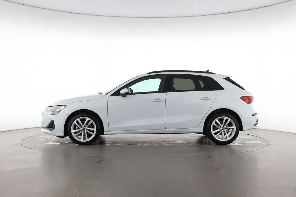 Gebraucht Audi A3 Ambiente 116 PS (85 kW) 2025 Weiß Limousine