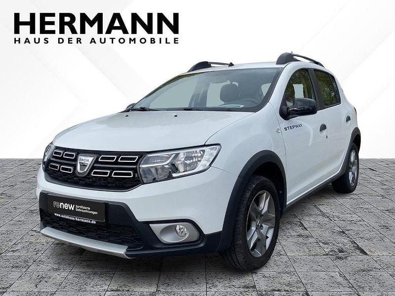 Weiß Gebraucht 2021 Dacia Sandero Stepway Kleinwagen | 11.590 € (Guter Preis) - Bild 1/4