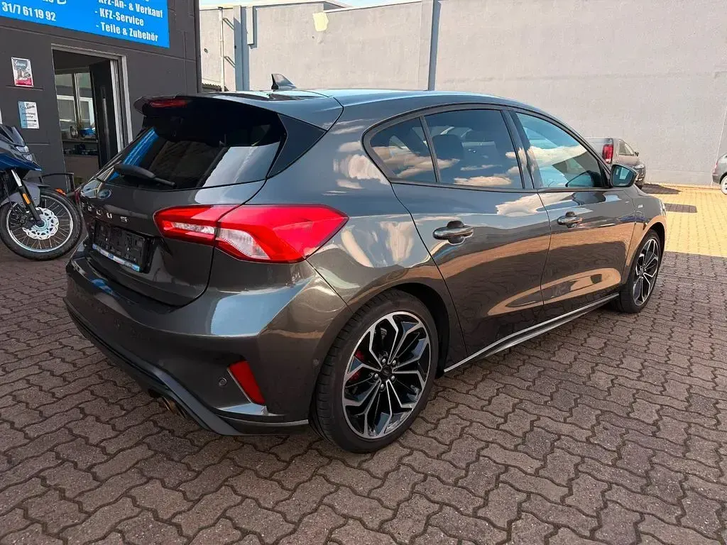 Gebraucht Ford Focus ST-Line 182 PS (133 kW) 2020 Grau Limousine