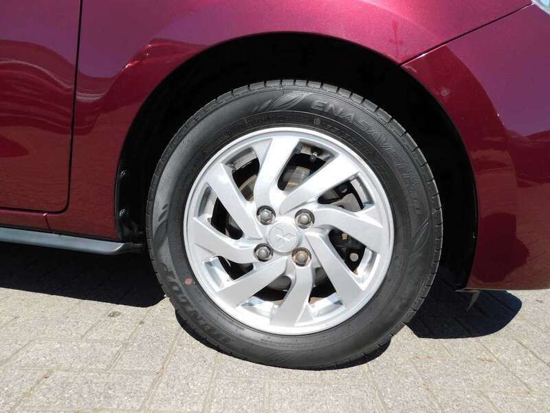 Gebraucht Mitsubishi Space Star Edition+ 80 PS (58 kW) 2016 Bordeauxrot Limousine