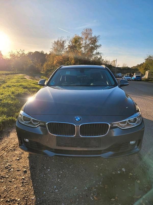Gebraucht BMW 320 184 PS (135 kW) 2013 Grau Kombi