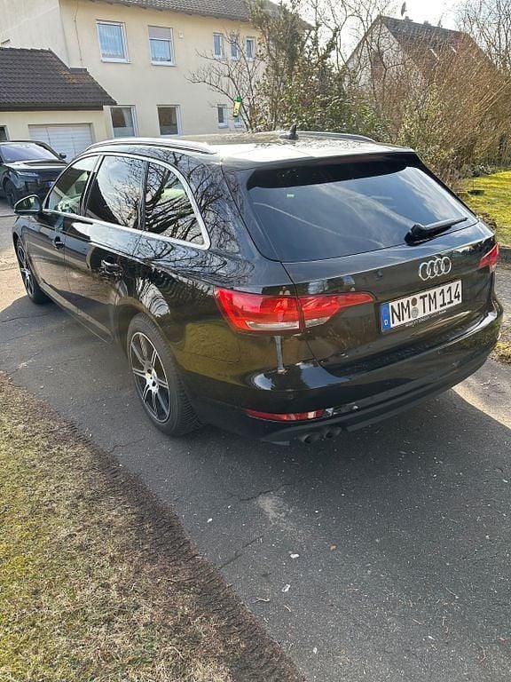Gebraucht Audi A4 Ambiente 190 PS (139 kW) 2016 Schwarz Kombi