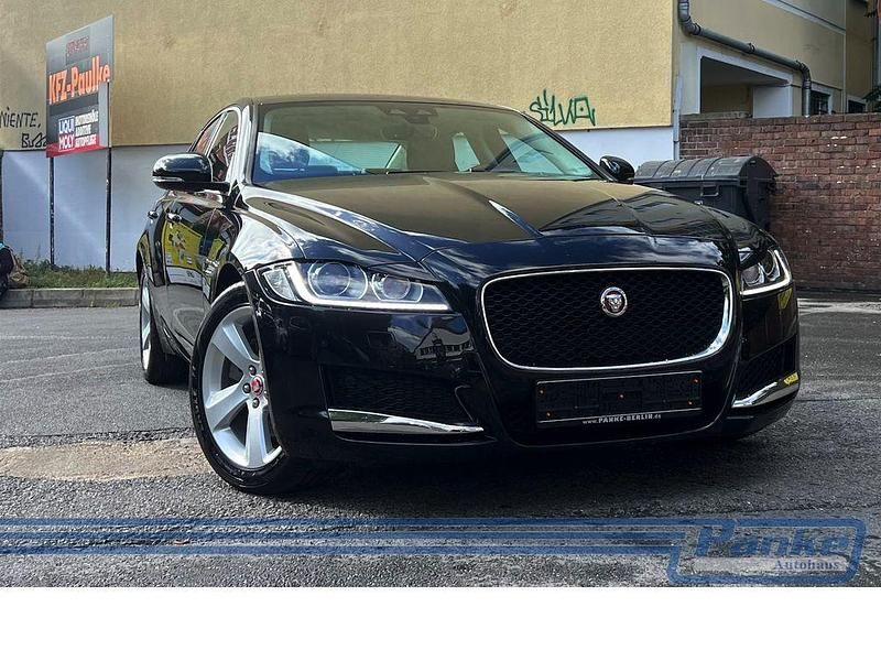 Schwarz Gebraucht 2018 Jaguar XF R Limousine | 18.490 € (Guter Preis) - Bild 1/4