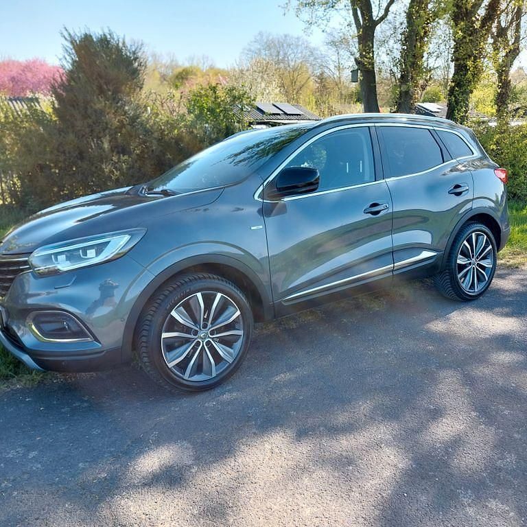 Grau Gebraucht 2019 Renault Kadjar Bose Edition SUV | 16.500 € (Guter Preis) - Bild 1/4