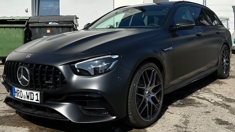 Grau Gebraucht 2023 Mercedes E63 AMG AMG Kombi | 129.900 € - Bild 1/4
