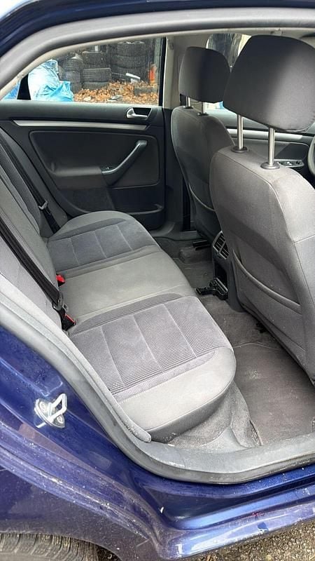 Gebraucht VW Jetta Comfortline 102 PS (75 kW) 2005 Blau Limousine