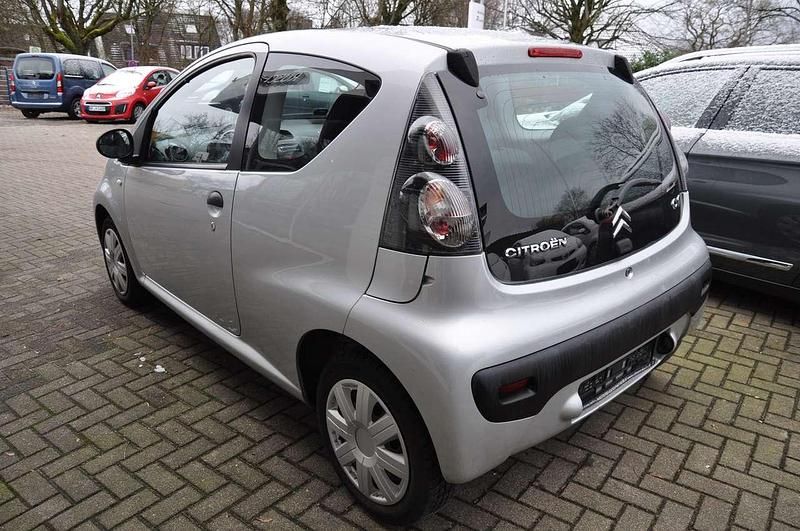 Gebraucht Citroën C1 Advance 68 PS (50 kW) 2012 Silber Kleinwagen