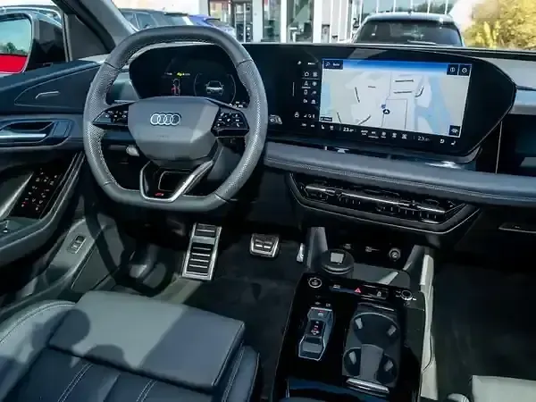 Gebraucht Audi e-tron Ambiente 225 kW (306 PS) 2025 Soneirarot metallic SUV