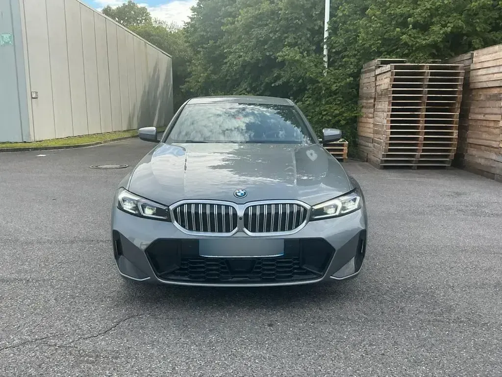 Gebraucht BMW 330 M Sport 184 PS (135 kW) 2025 Grau Limousine