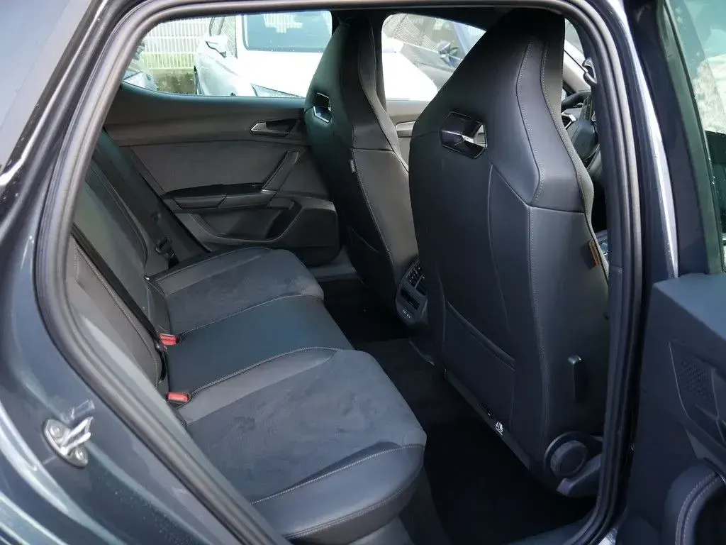Gebraucht Cupra Leon VZ 300 PS (220 kW) 2024 Grau Limousine