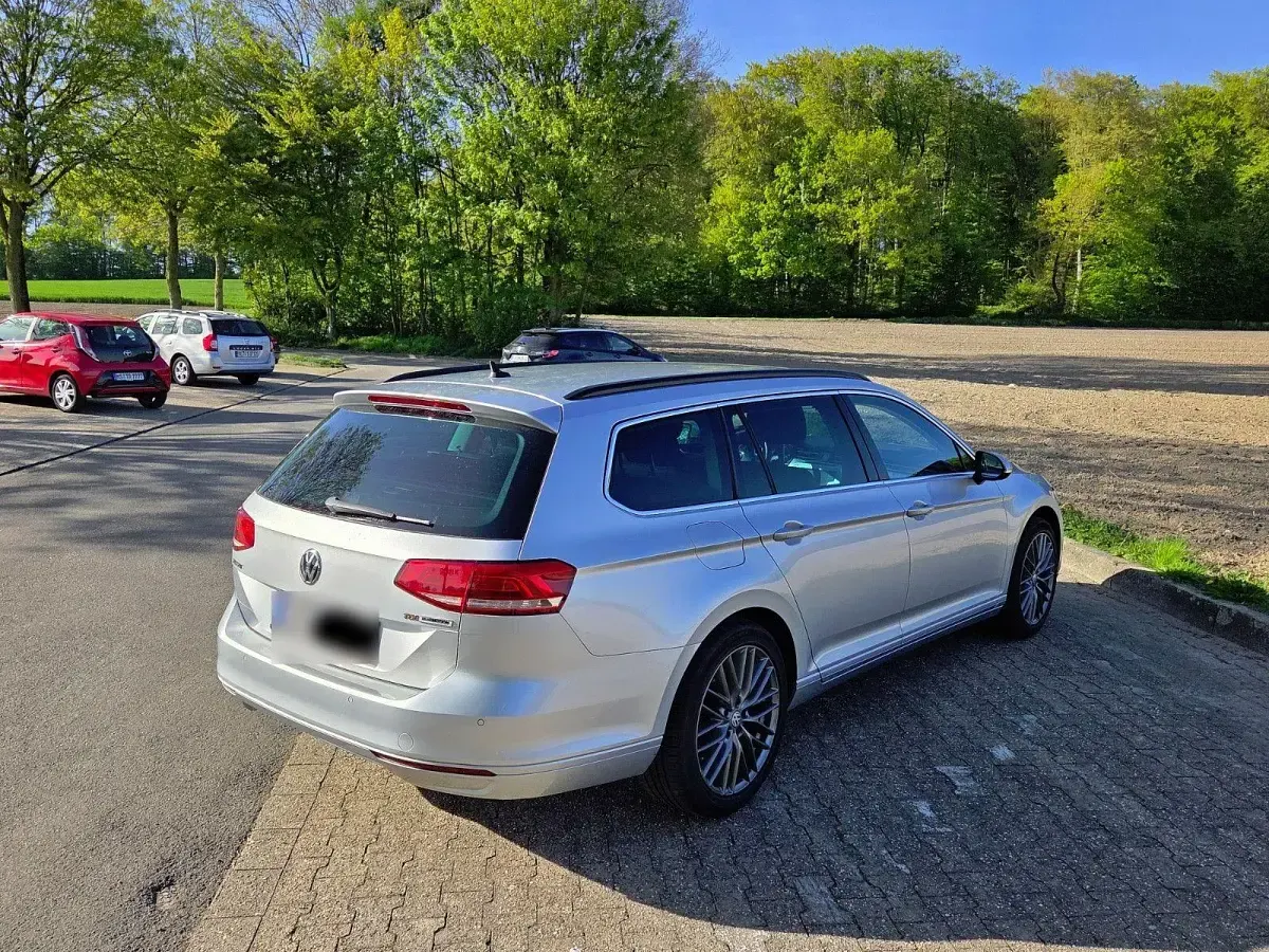 Second-hand VW Passat Comfortline 120 CP (88 kW) 2016 Argintiu Break