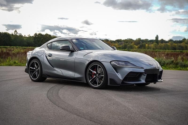 Grau Gebraucht 2021 Toyota Supra Coupé | 41.490 € (Superpreis) - Bild 1/4