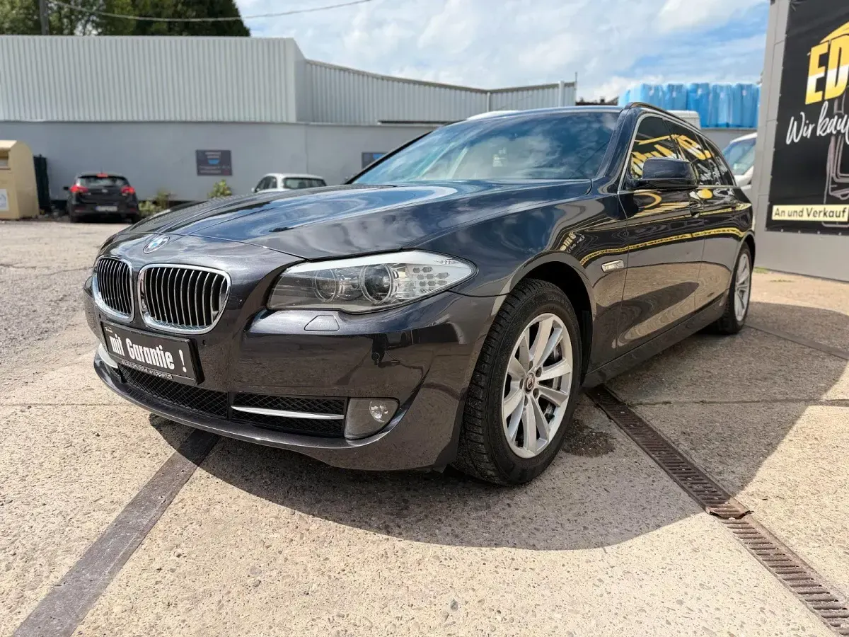Gebraucht BMW 523 Efficient Dynamics 204 PS (150 kW) 2011 Schwarz Limousine