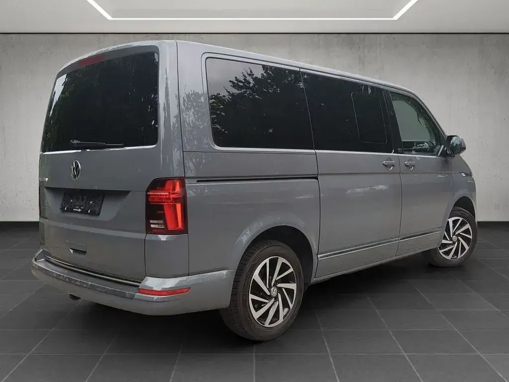 Gebraucht VW Multivan Generation Six 150 PS (110 kW) 2022 Grau Van / Kleinbus