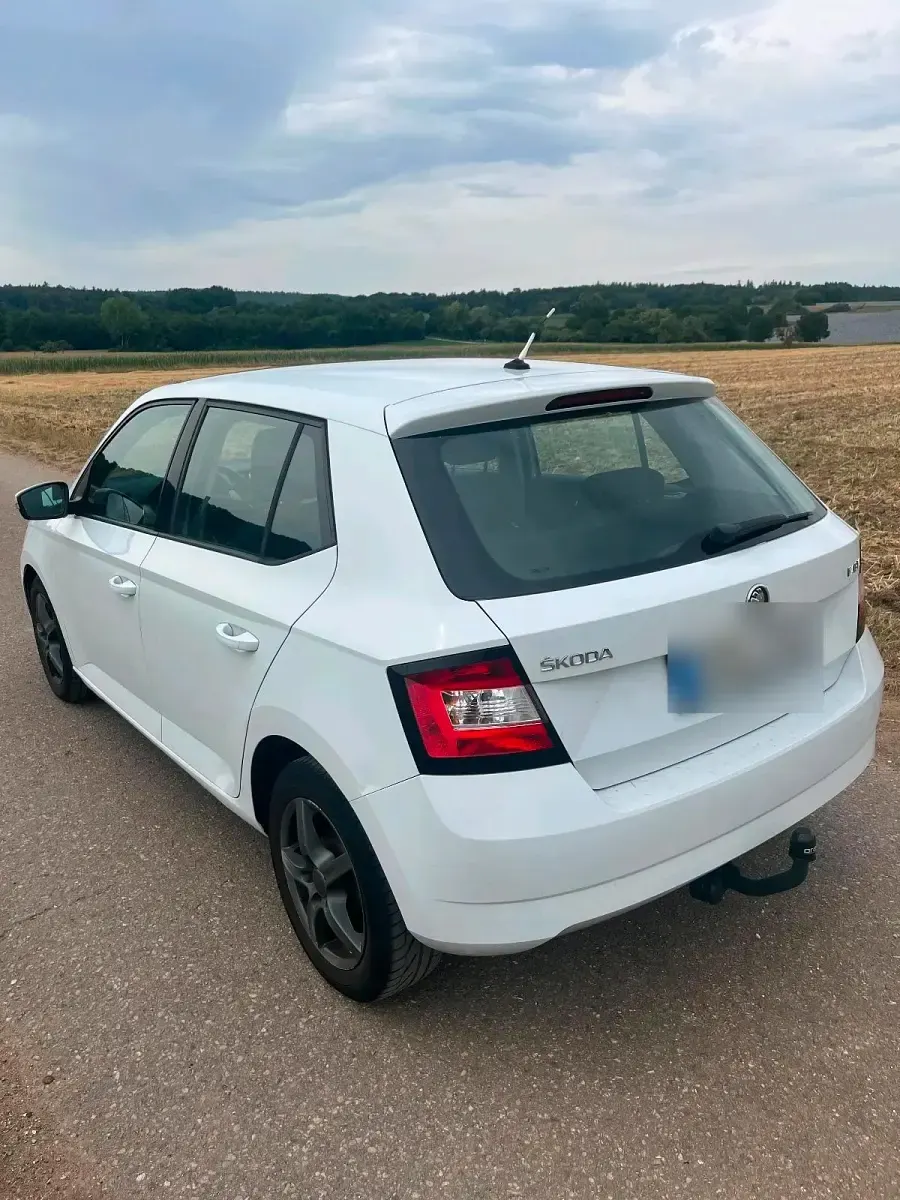 Gebraucht Skoda Fabia 75 PS (55 kW) 2016 Weiß Kleinwagen