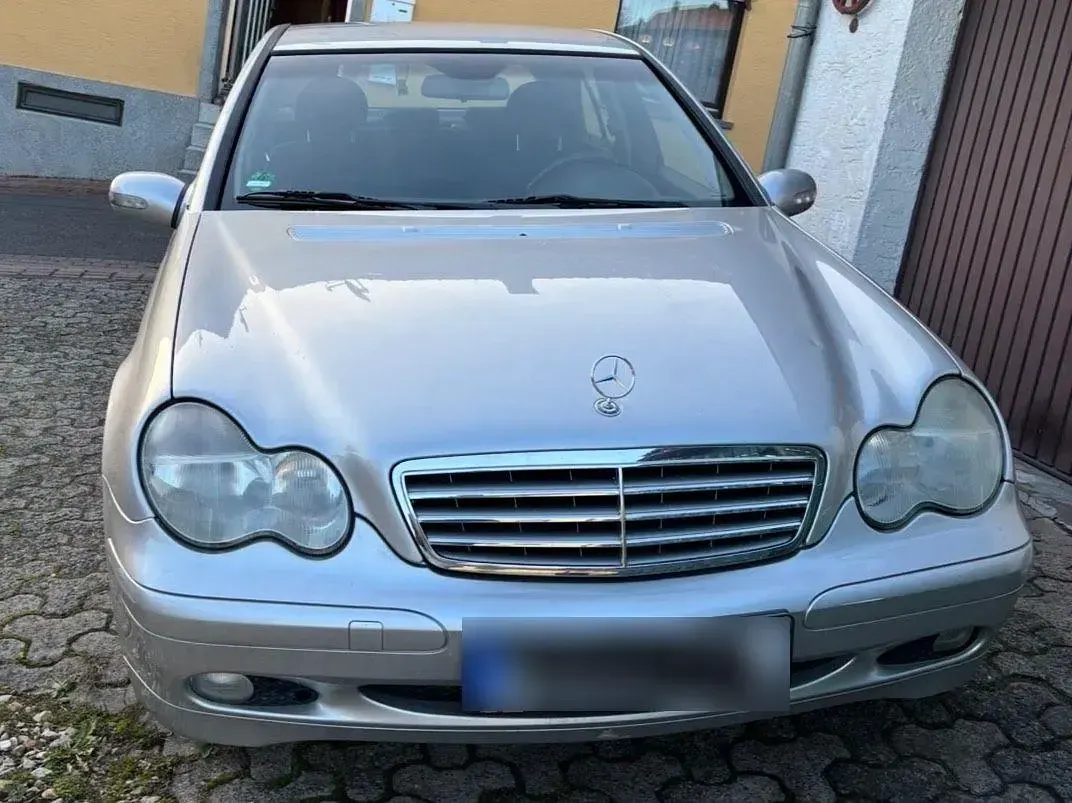 Gebraucht Mercedes C220 143 PS (105 kW) 2001 Grau Limousine