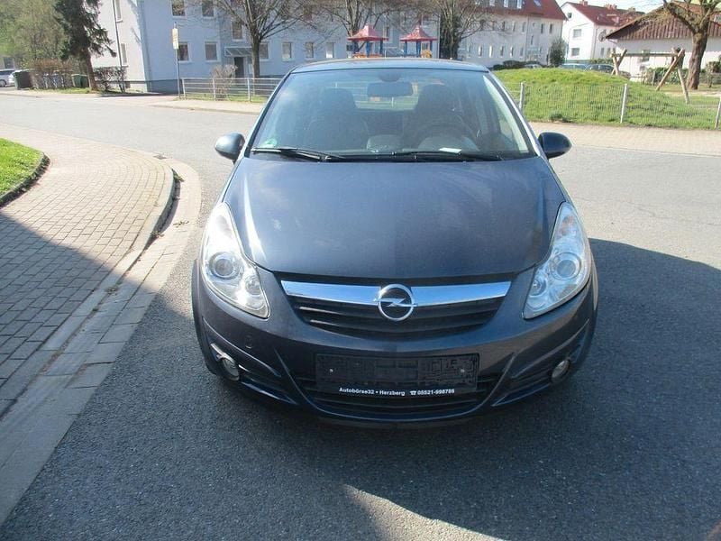 Grau Gebraucht 2010 Opel Corsa Innovation Limousine | 3.450 € (Fairer Preis) - Bild 1/4