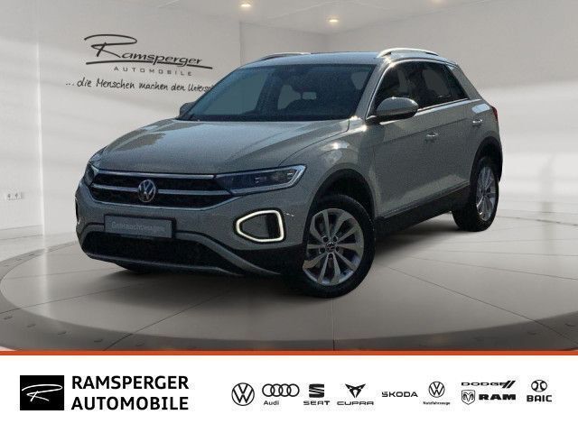 Grau (ascotgrau) Gebraucht 2024 VW T-Roc Style SUV | 27.990 € (Guter Preis) - Bild 1/2