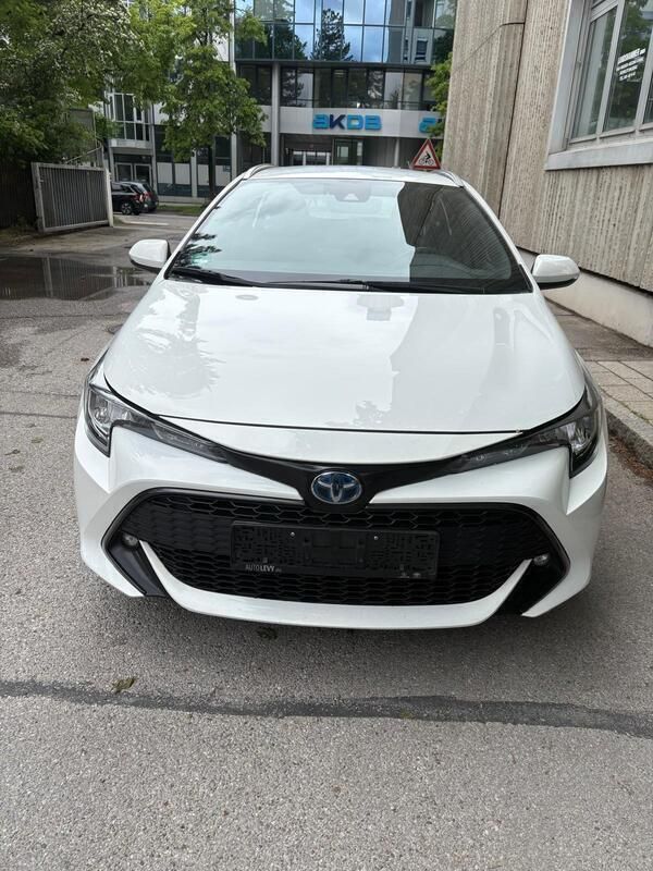 Weiß Gebraucht 2022 Toyota Corolla Business Edition Kombi | 17.900 € (Guter Preis) - Bild 1/4
