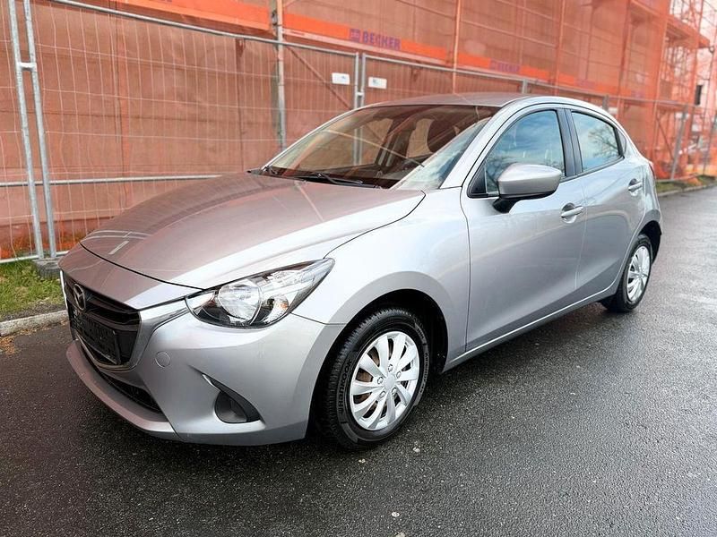 Gebraucht Mazda 2 Center-Line 105 PS (77 kW) 2016 Silber Limousine