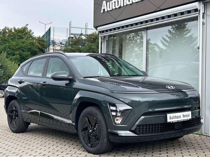 Gebraucht Hyundai Kona Select 99 kW (135 PS) 2025 Cypress green SUV