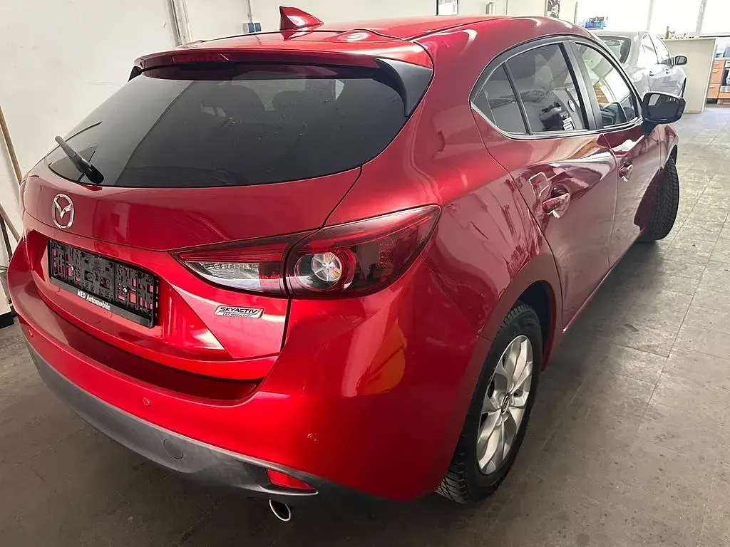 Gebraucht Mazda 3 Nakama 120 PS (88 kW) 2016 Rot Limousine