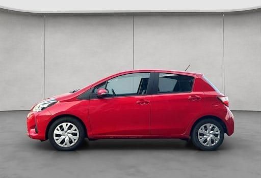 Gebraucht Toyota Yaris Basis 69 PS (50 kW) 2017 Vulcanorot Kleinwagen