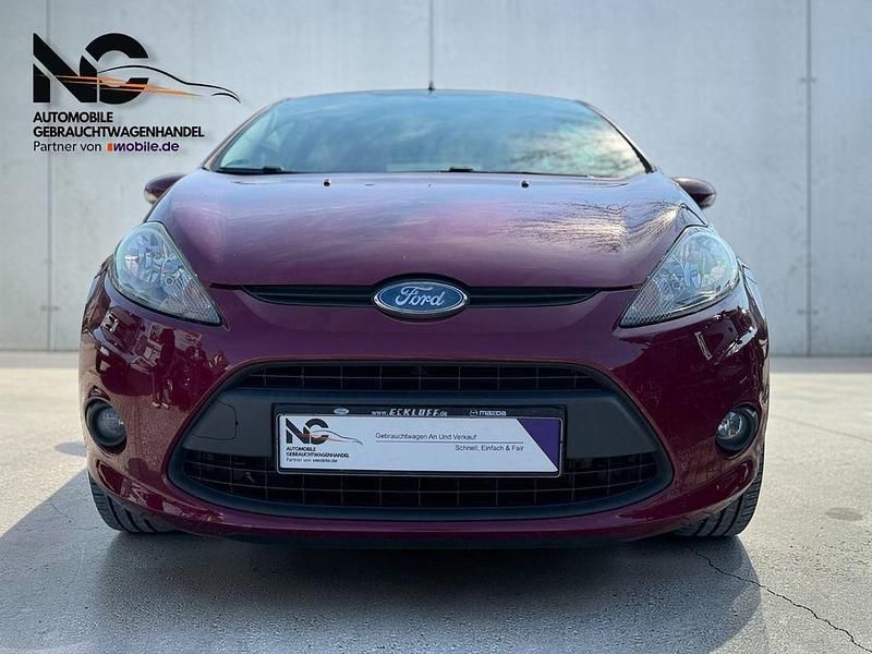 Gebraucht Ford Fiesta Trend 82 PS (60 kW) 2009 Rot Kleinwagen