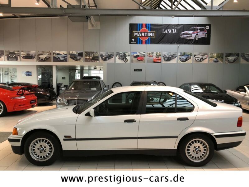 Gebraucht BMW 316 102 PS (75 kW) 1994 Weiß Limousine
