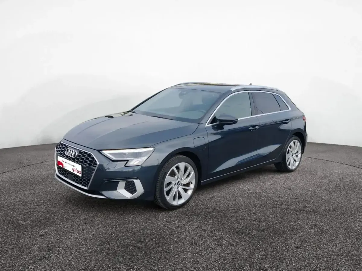 Gebraucht Audi A3 Sportback e-tron Advanced 204 PS (150 kW) 2022 Manhattangrau metallic Kleinwagen