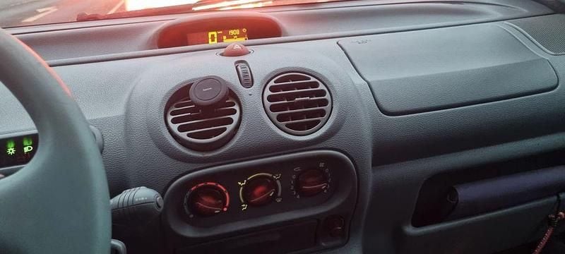 Gebraucht Renault Twingo Authentique 58 PS (42 kW) 2006 Weiß Kleinwagen