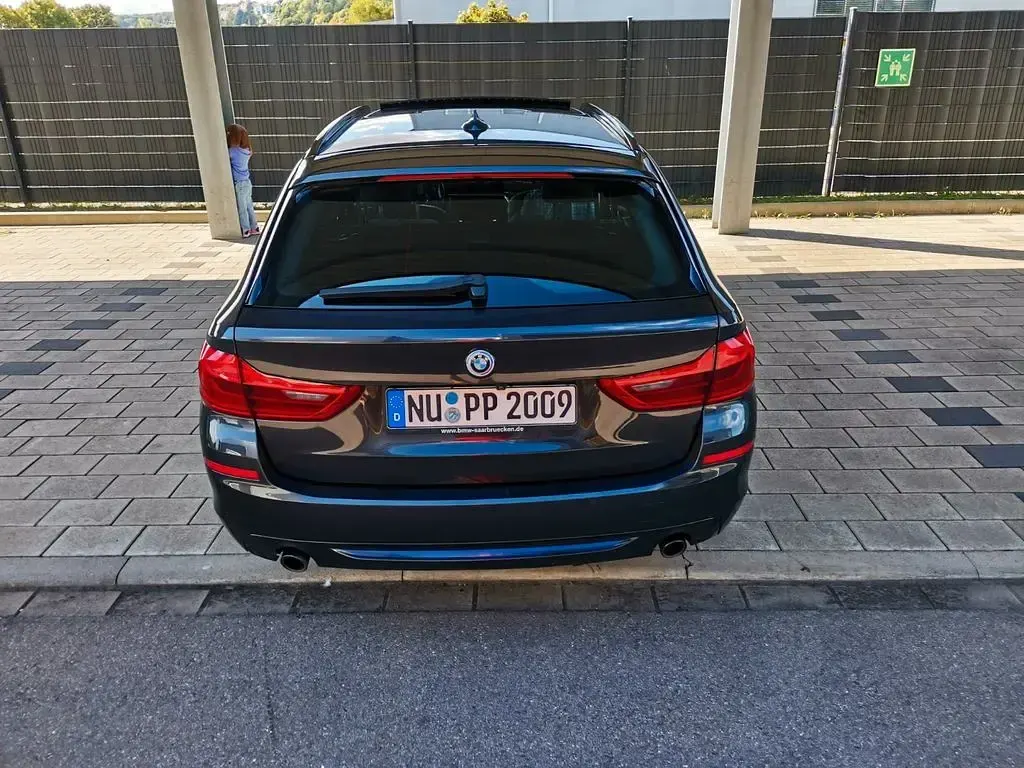 Gebraucht BMW 530 Sport Line 265 PS (194 kW) 2019 Grau Limousine