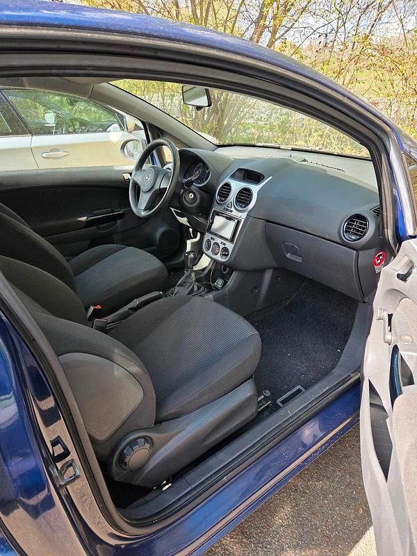 Second-hand Opel Corsa 75 CP (55 kW) 2012 Albastru Hatchback