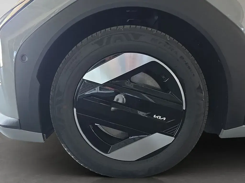 Neu Kia EV4 Earth 150 kW (204 PS) 2026 Grau Kleinwagen