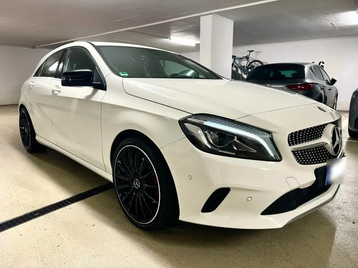 Gebraucht Mercedes A250 211 PS (155 kW) 2015 Weiß Limousine