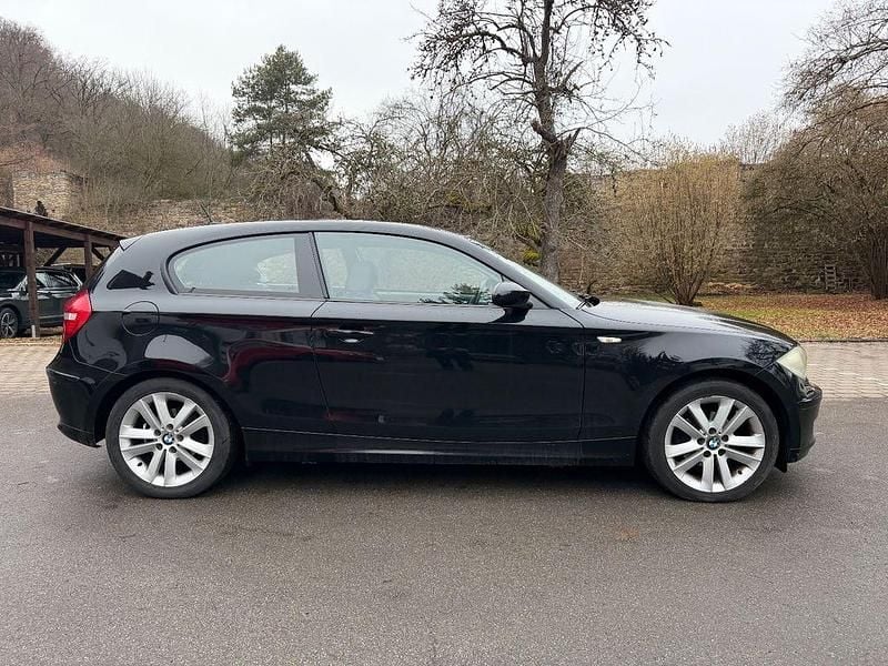 Gebraucht BMW 116 Sport Line 122 PS (89 kW) 2009 Schwarz Kleinwagen